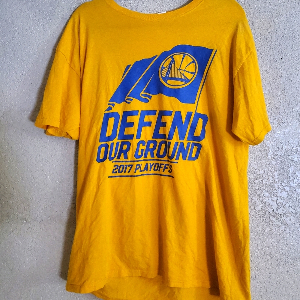 Gently worn men's golden state warriors T-shirt